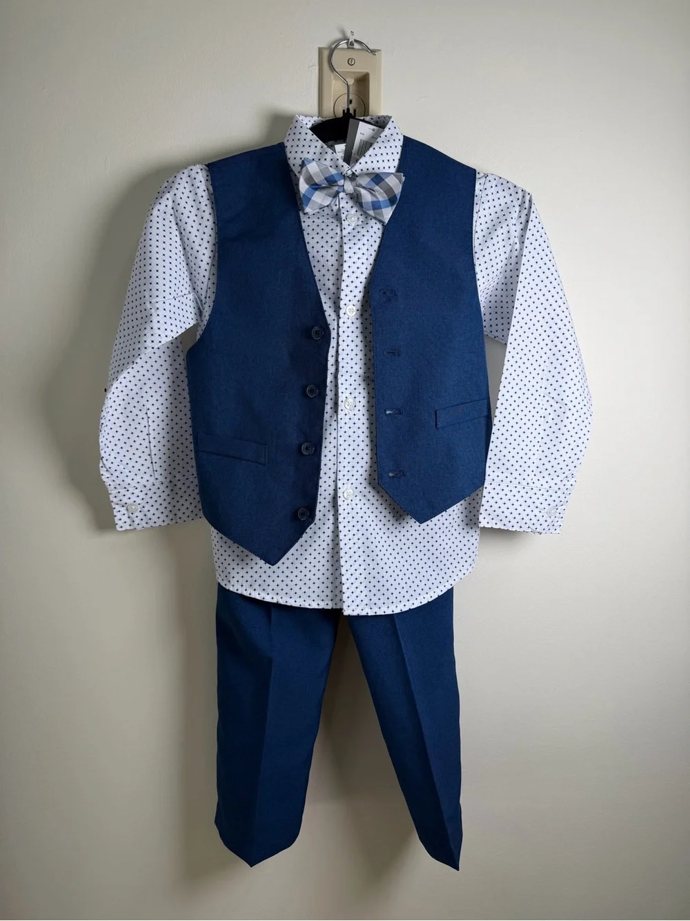 Boy’s Van Huesen4 Pc Set With Navy Pants ( With Elastic band) Shirt Tie And Vest